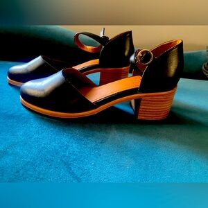 Portland Leather Mary Jane’s Size 11 never worn!